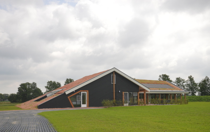 Het Overveen burght buiten vooraanzicht